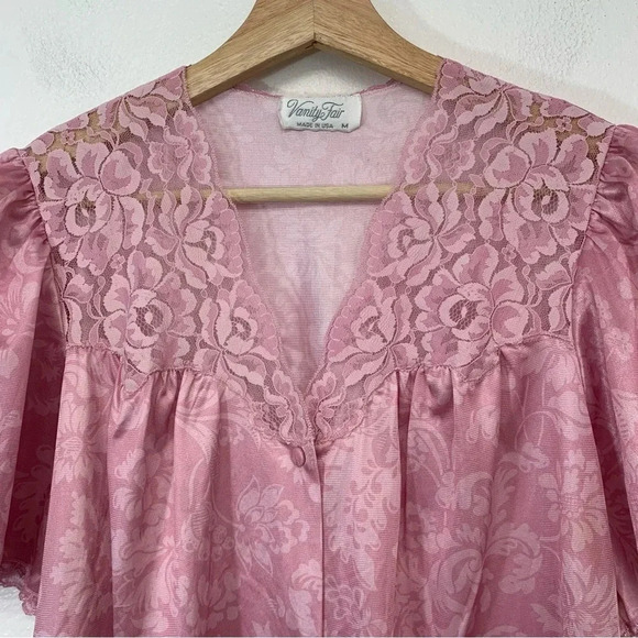 Vintage Vanity Fair Nightgown Medium Pink Short Flutter Sleeve Lace Detail USA - Picture 12 of 14